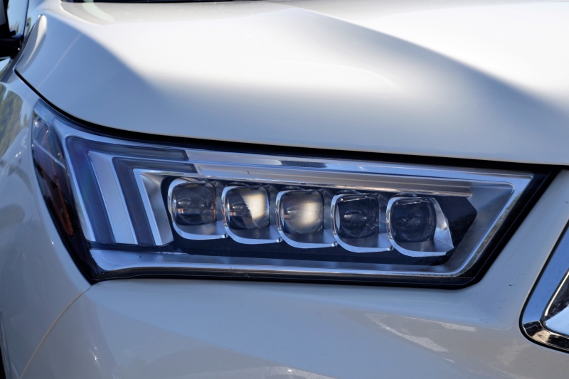 automobile-COGOLIN-min_acura-headlamp-2834131